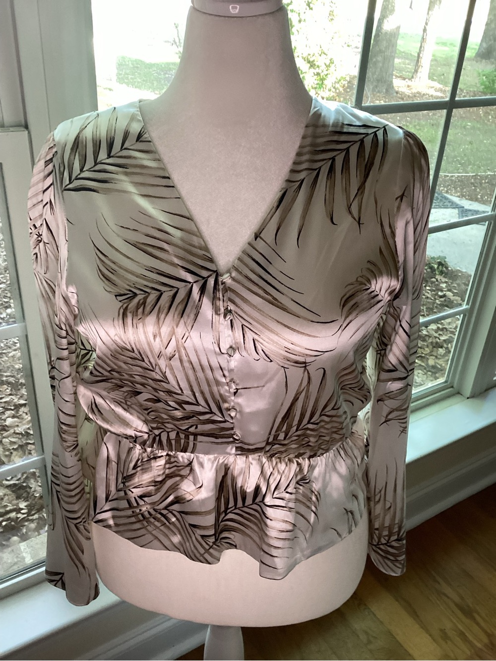 White House Black Market Satin Palm-Print V-Neck Peplum Blouse - Light Pink